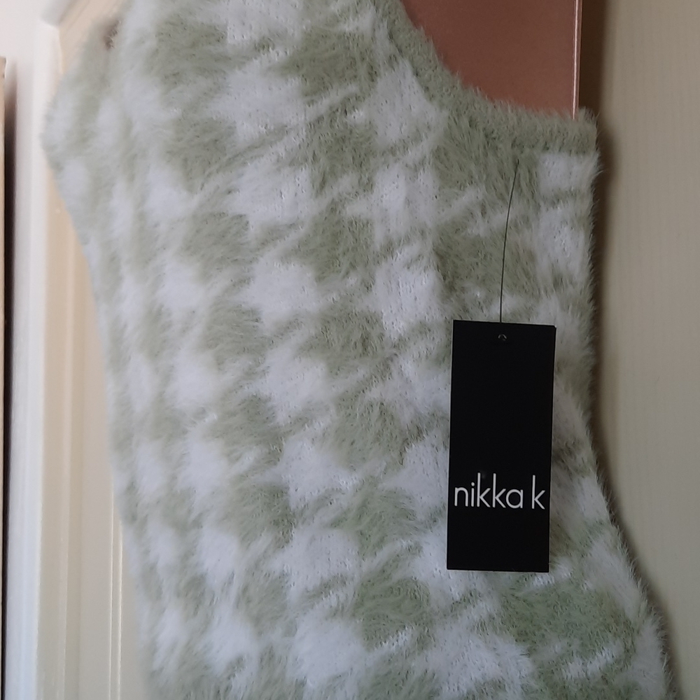 Nikkak Fuzzy Soft Tank- Large - Picture 2 of 12